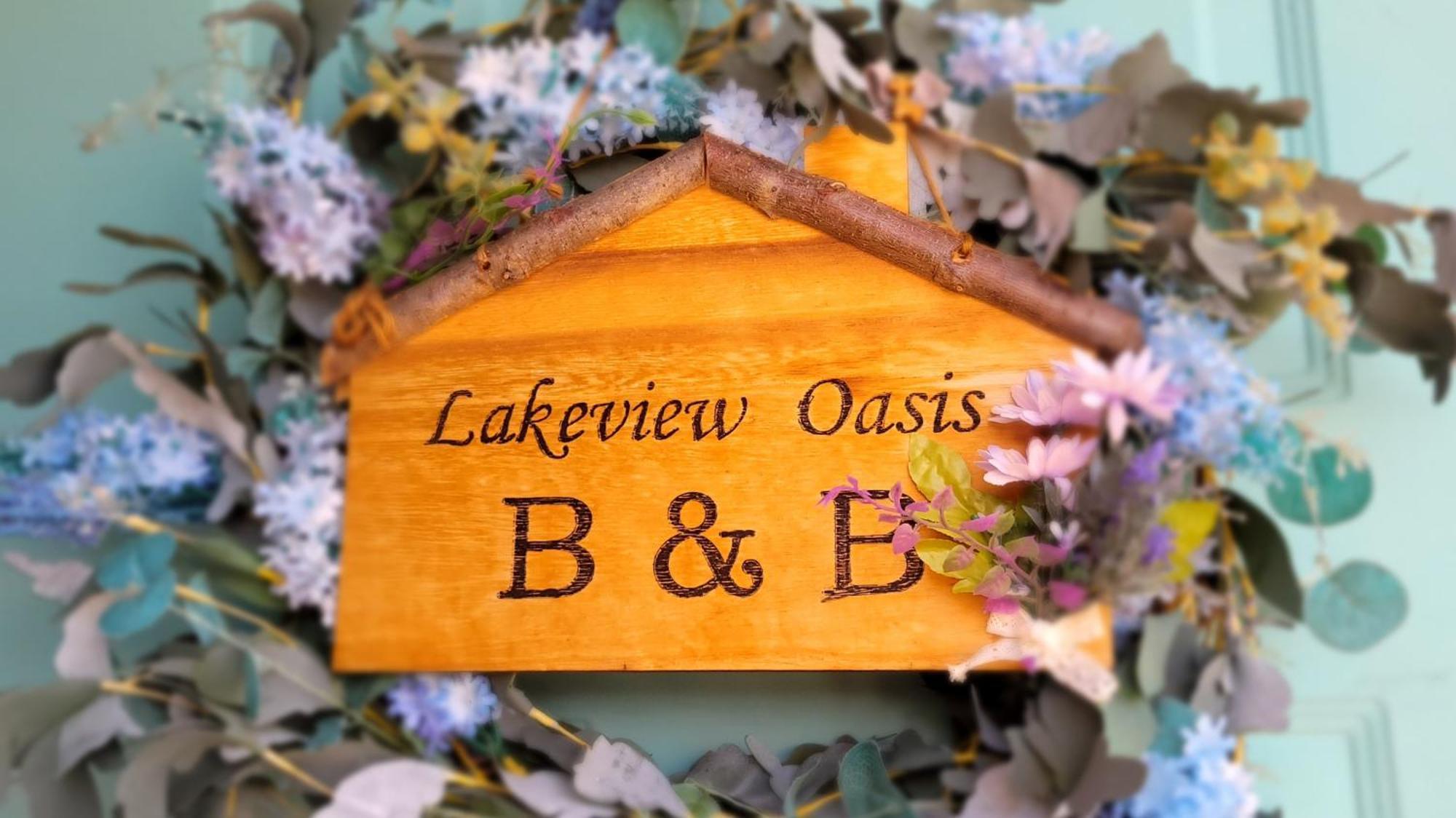 Lakeview Oasis Bed And Breakfast Вест-Келоуна Экстерьер фото