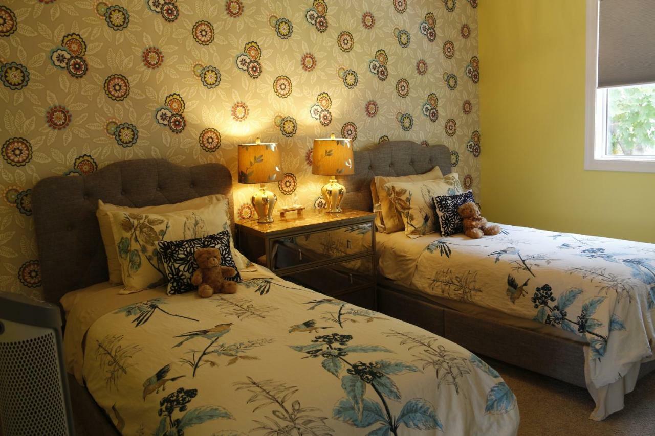 Lakeview Oasis Bed And Breakfast Вест-Келоуна Экстерьер фото